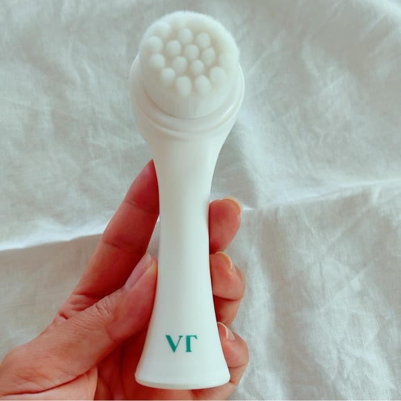 New cleansing brush - Picture 3 of 7